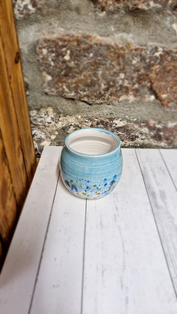 Handmade round bud vase Shoreline Light blue