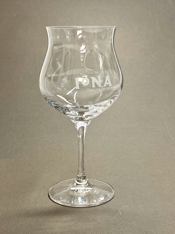 Crystal stemmed gin goblet engraved with the word Iona and featuring the St Columba halo mark